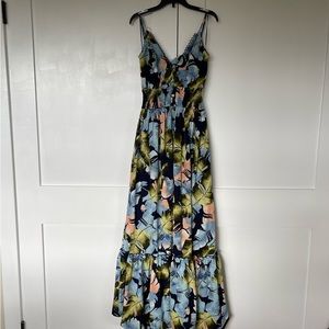 Miss Avenue small maxi dress